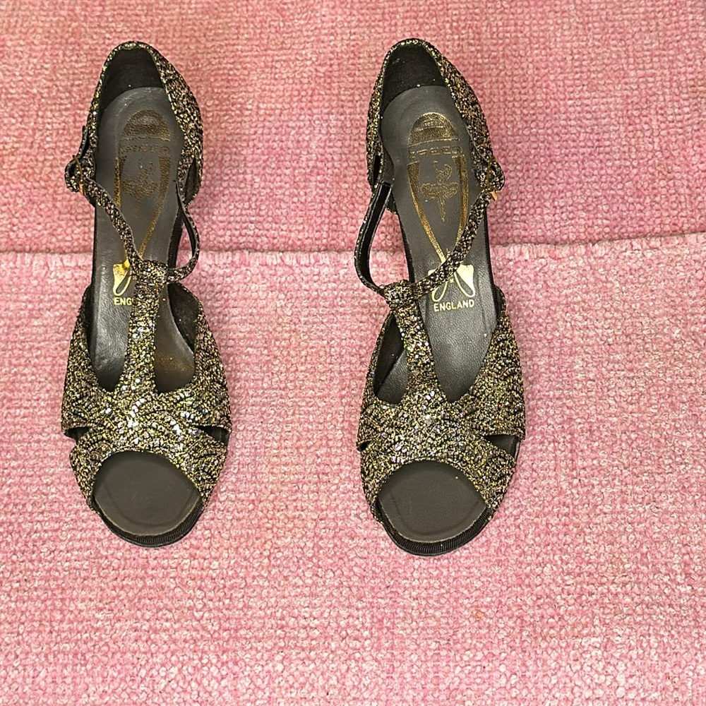 Vintage Freed of London ballroom dance shoes with suede soles.